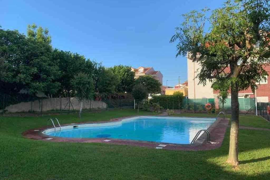 Garaje Y Piscina Comunitaria! Apartment ซวนเซส ภายนอก รูปภาพ