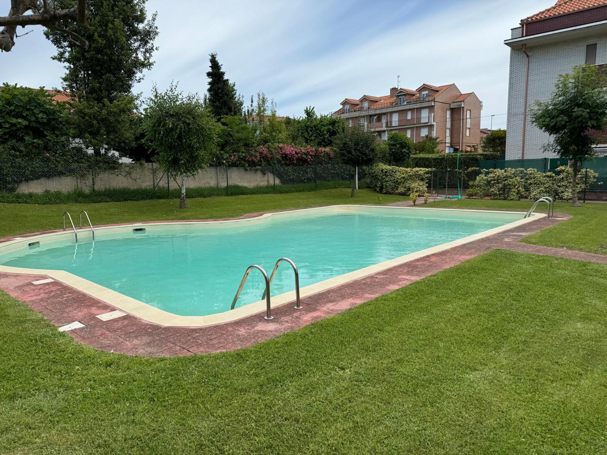 Garaje Y Piscina Comunitaria! Apartment ซวนเซส ภายนอก รูปภาพ